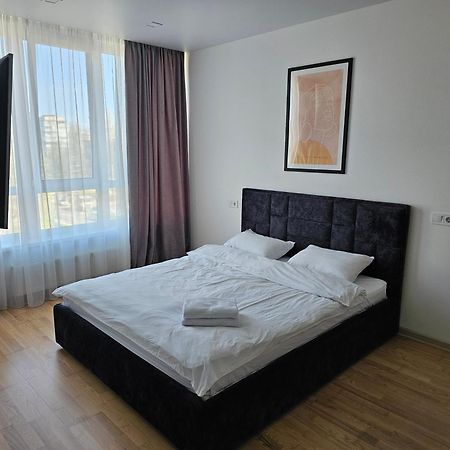 Nyvky Like Home - Studio - Apt 35 Kiev Buitenkant foto