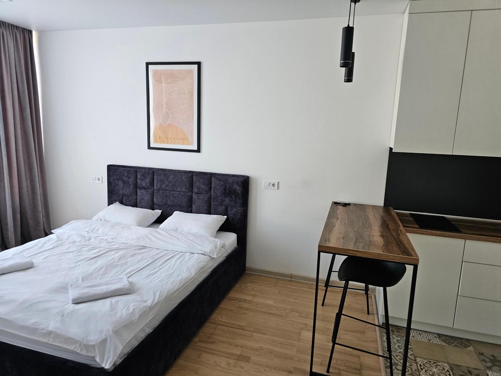 Nyvky Like Home - Studio - Apt 35 Kiev Buitenkant foto